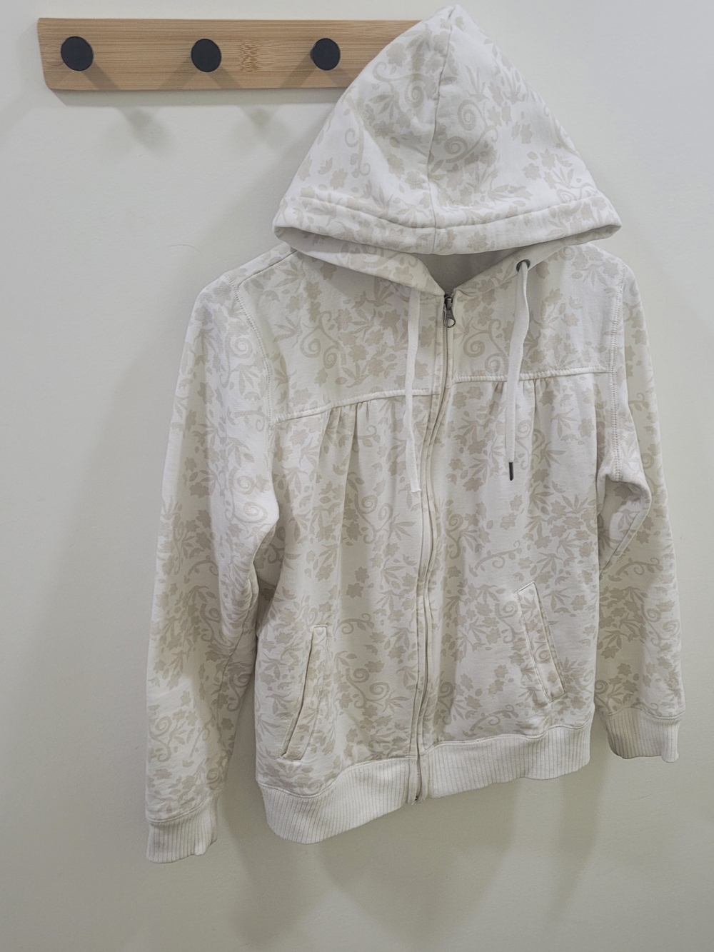 Cream Detailed Luxurious Zip-Front Bomber Hoodie Warm And Cozy
